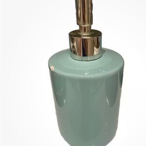 Kitchen soap dispenser